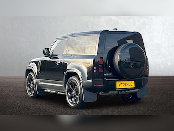 Used Land Rover Defender 2021 for sale - 77032158: Photo