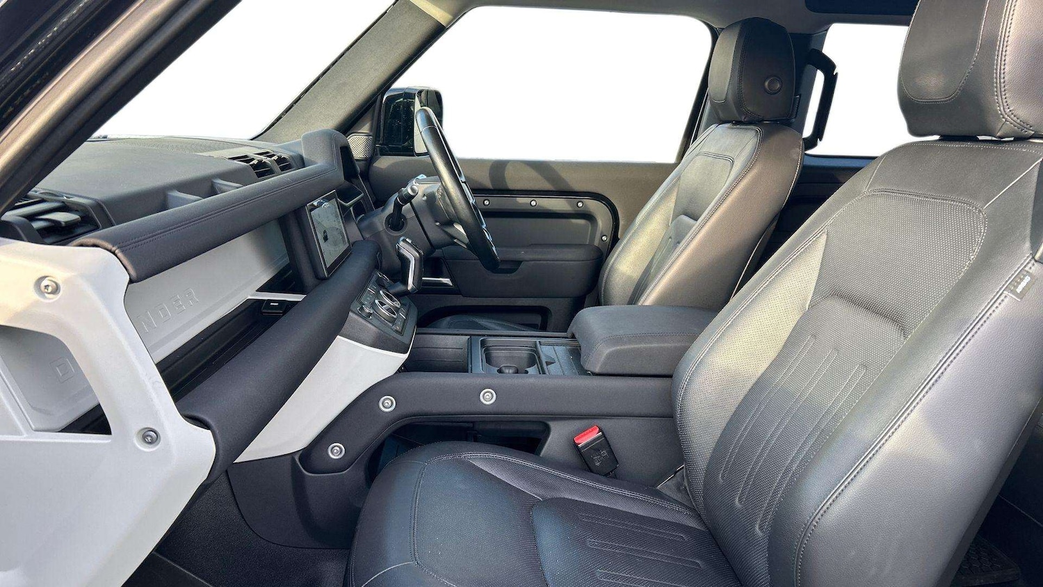 Used Land Rover Defender 2021 for sale - 77032158: Photo 3