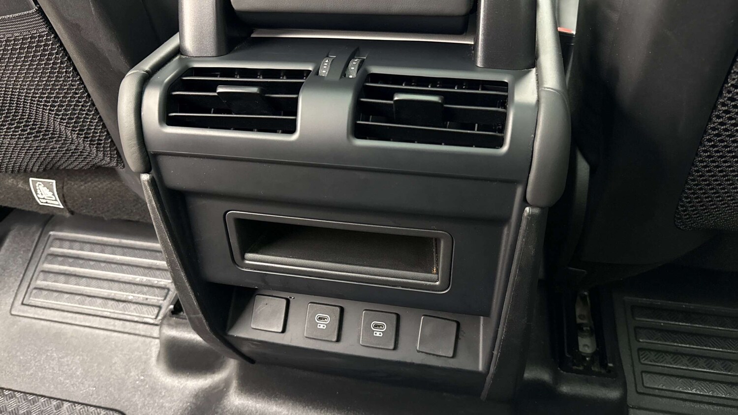 Used Land Rover Defender 2024 for sale - 77348115: Photo 18