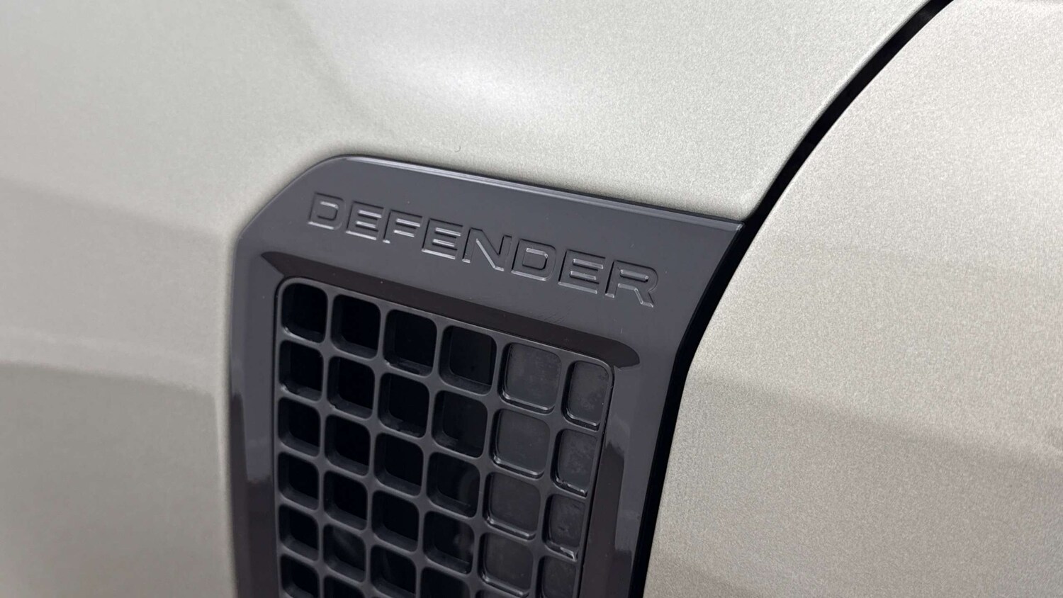 Used Land Rover Defender 2024 for sale - 77348115: Photo 20