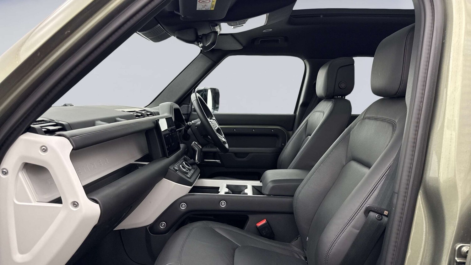 Used Land Rover Defender 2024 for sale - 77348115: Photo 3