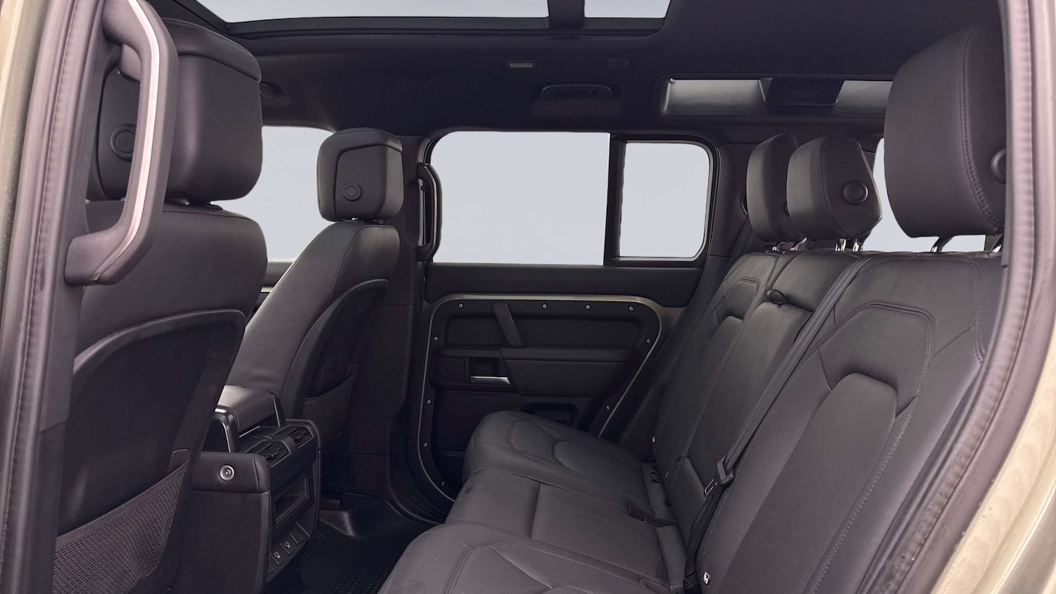 Used Land Rover Defender 2024 for sale - 77348115: Photo 4