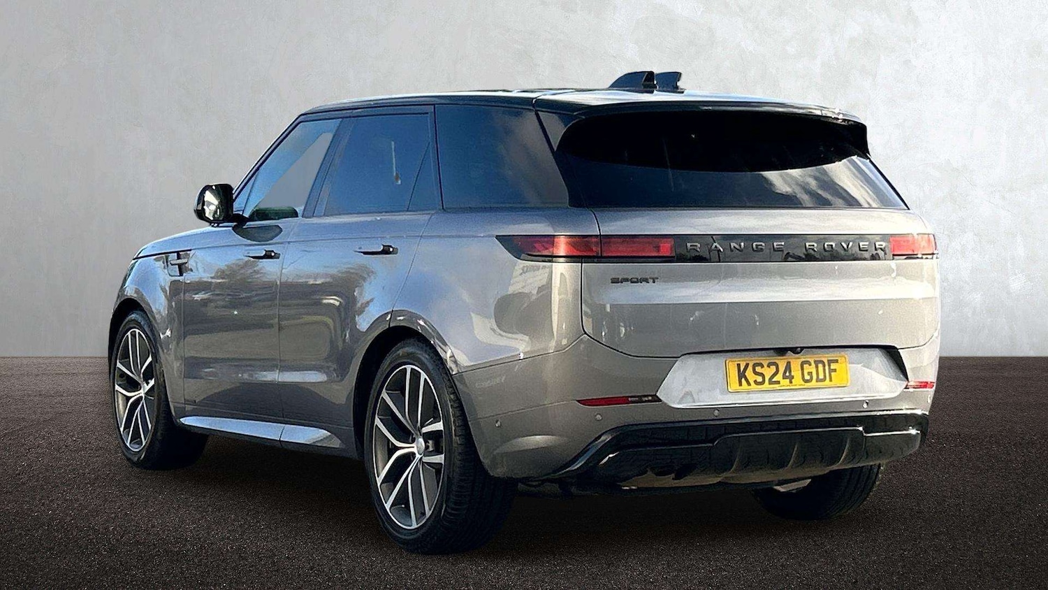 Used Land Rover Range Rover Sport 2024 for sale - 76746065: Photo 2