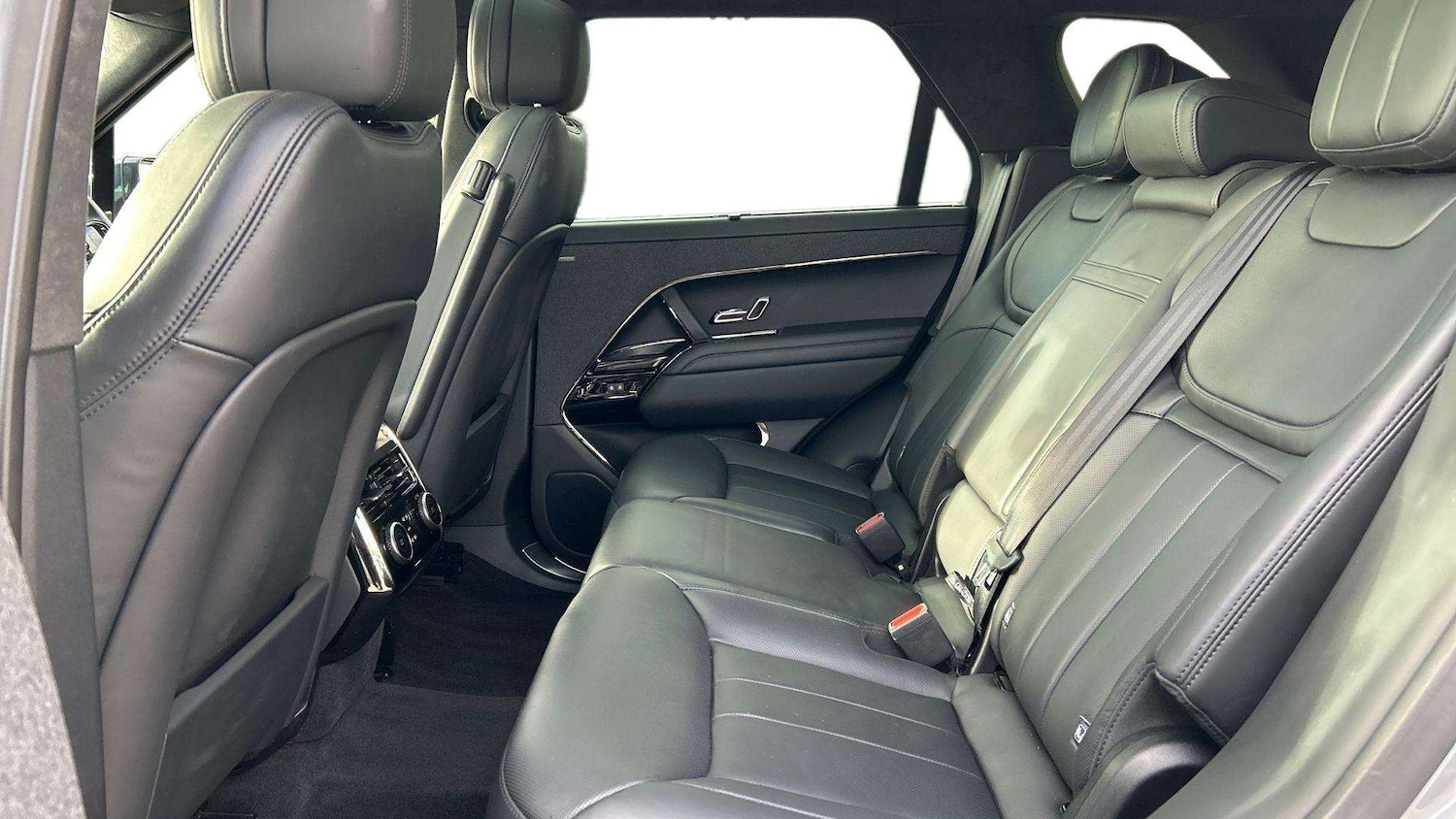 Used Land Rover Range Rover Sport 2024 for sale - 76746065: Photo 4