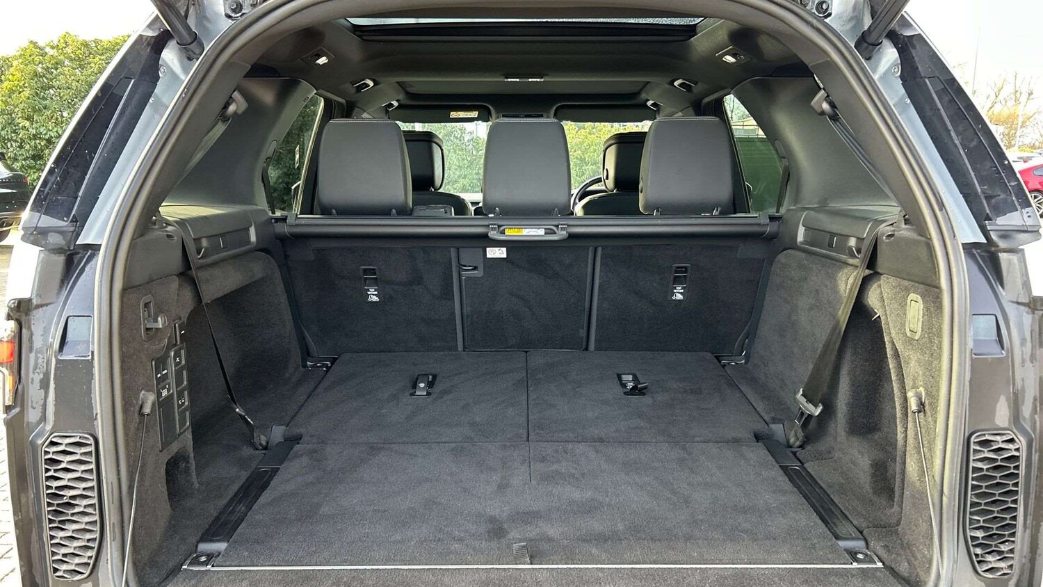 Used Land Rover Discovery 2024 for sale - 77756558: Photo 10