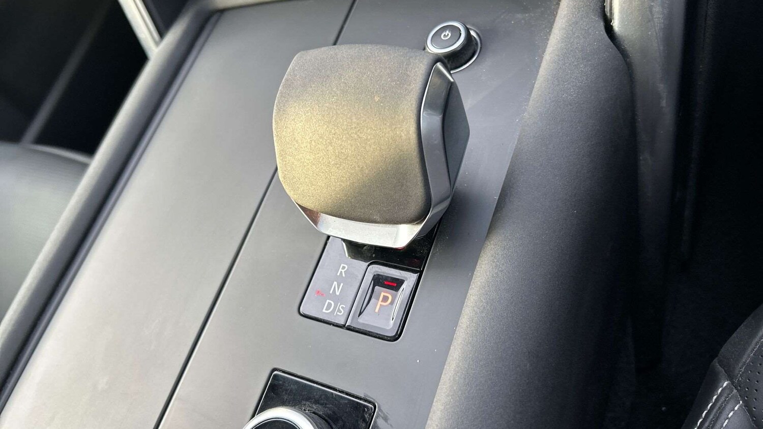 Used Land Rover Discovery 2024 for sale - 77756558: Photo 13