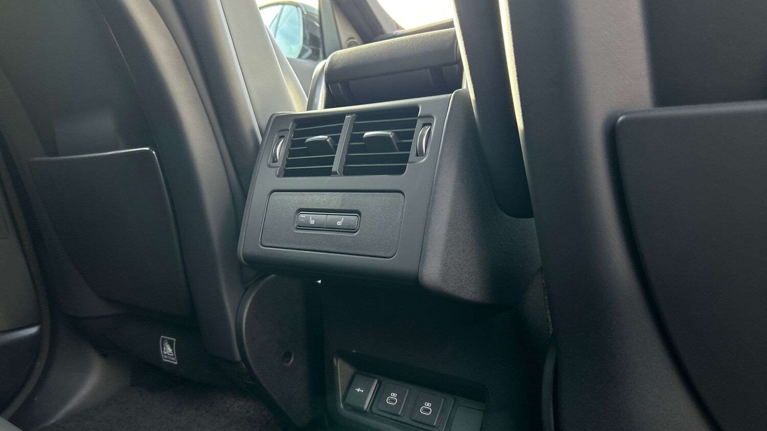 Used Land Rover Discovery 2024 for sale - 77756558: Photo 18