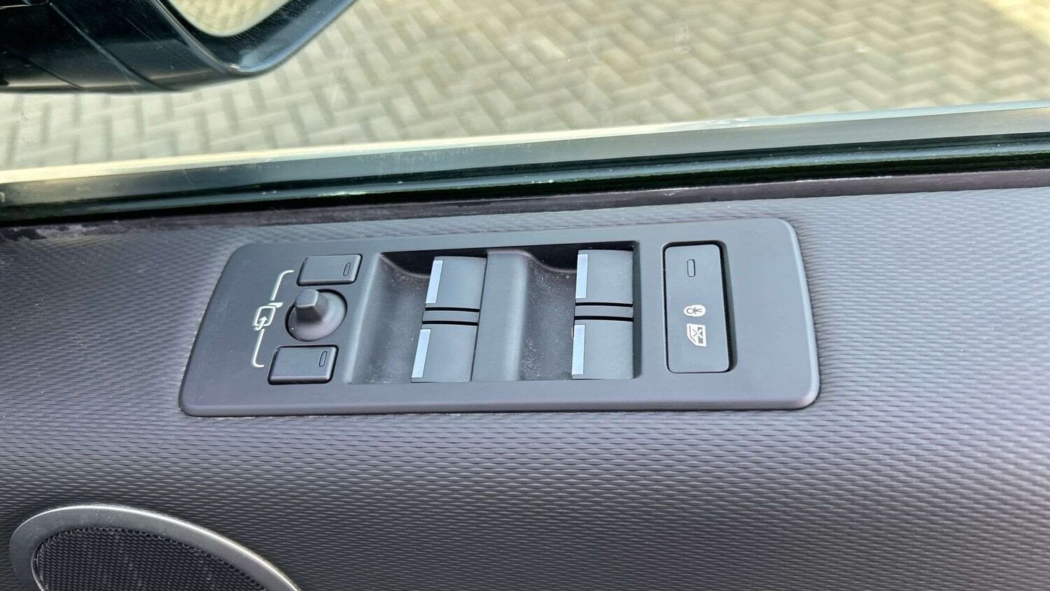 Used Land Rover Discovery 2024 for sale - 77756558: Photo 25