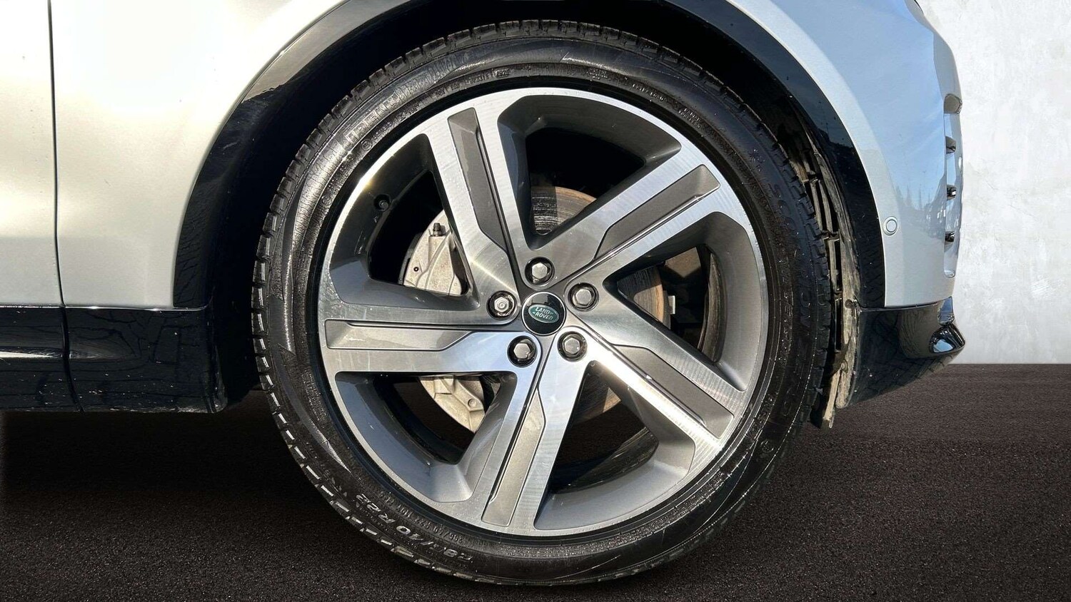 Used Land Rover Discovery 2024 for sale - 77756558: Photo 8