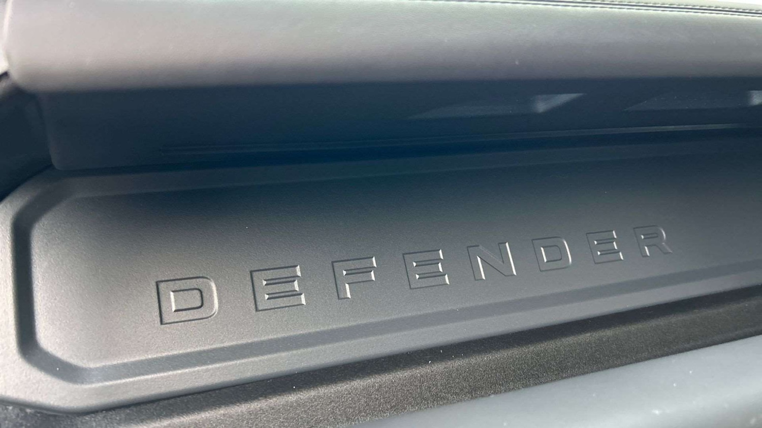 Used Land Rover Defender 2024 for sale - 76705209: Photo 31