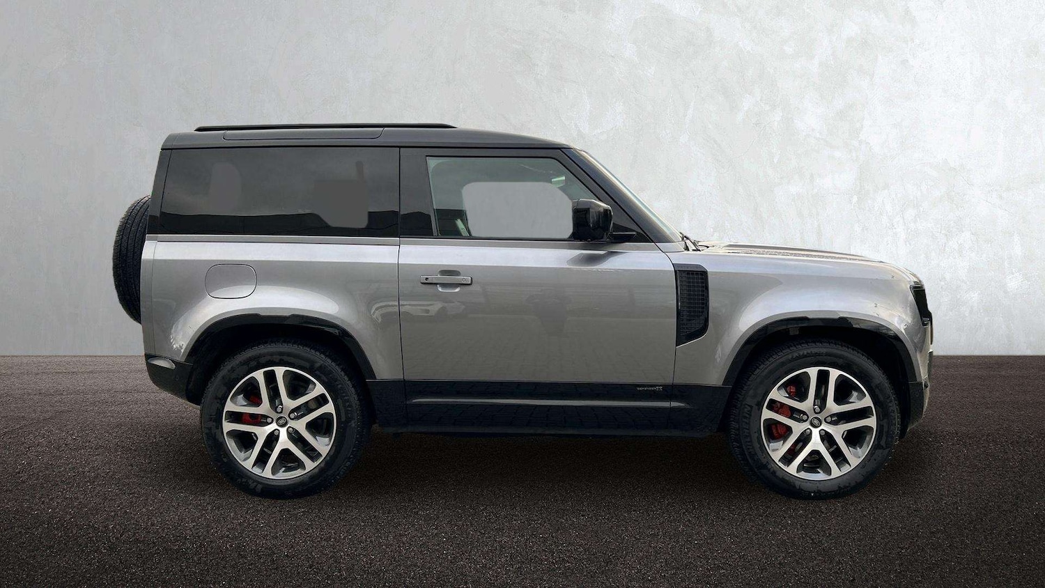 Used Land Rover Defender 2024 for sale - 76705209: Photo 5