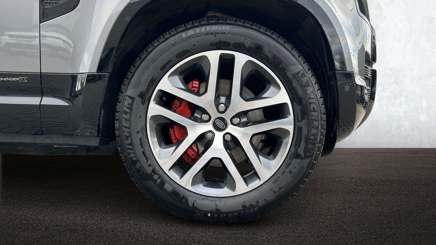 Used Land Rover Defender 2024 for sale - 76705209: Photo 8