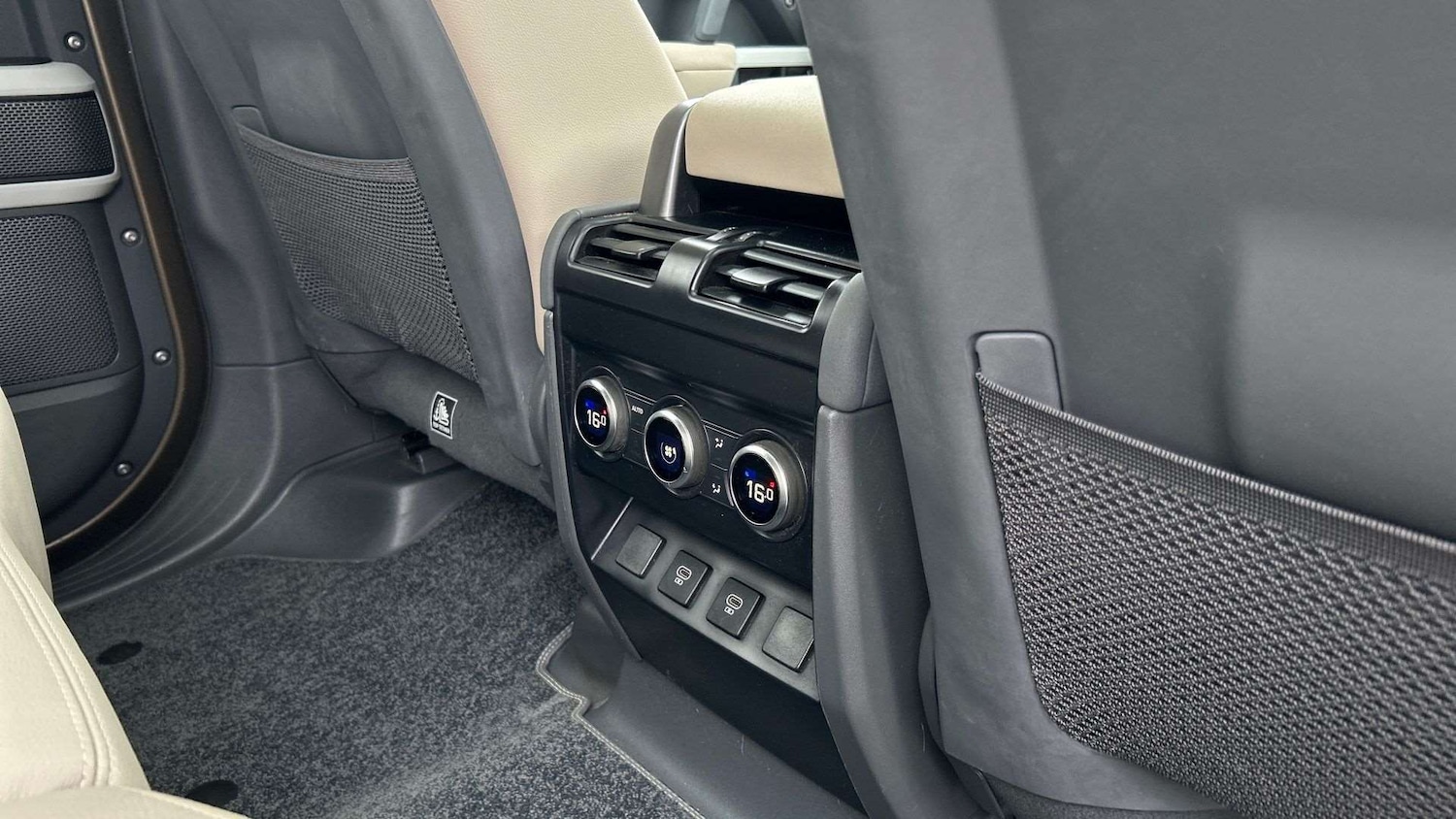 Used Land Rover Defender 2022 for sale - 76460350: Photo 18