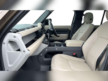 Used Land Rover Defender 2022 for sale - 76460350: Photo