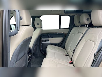 Used Land Rover Defender 2022 for sale - 76460350: Photo