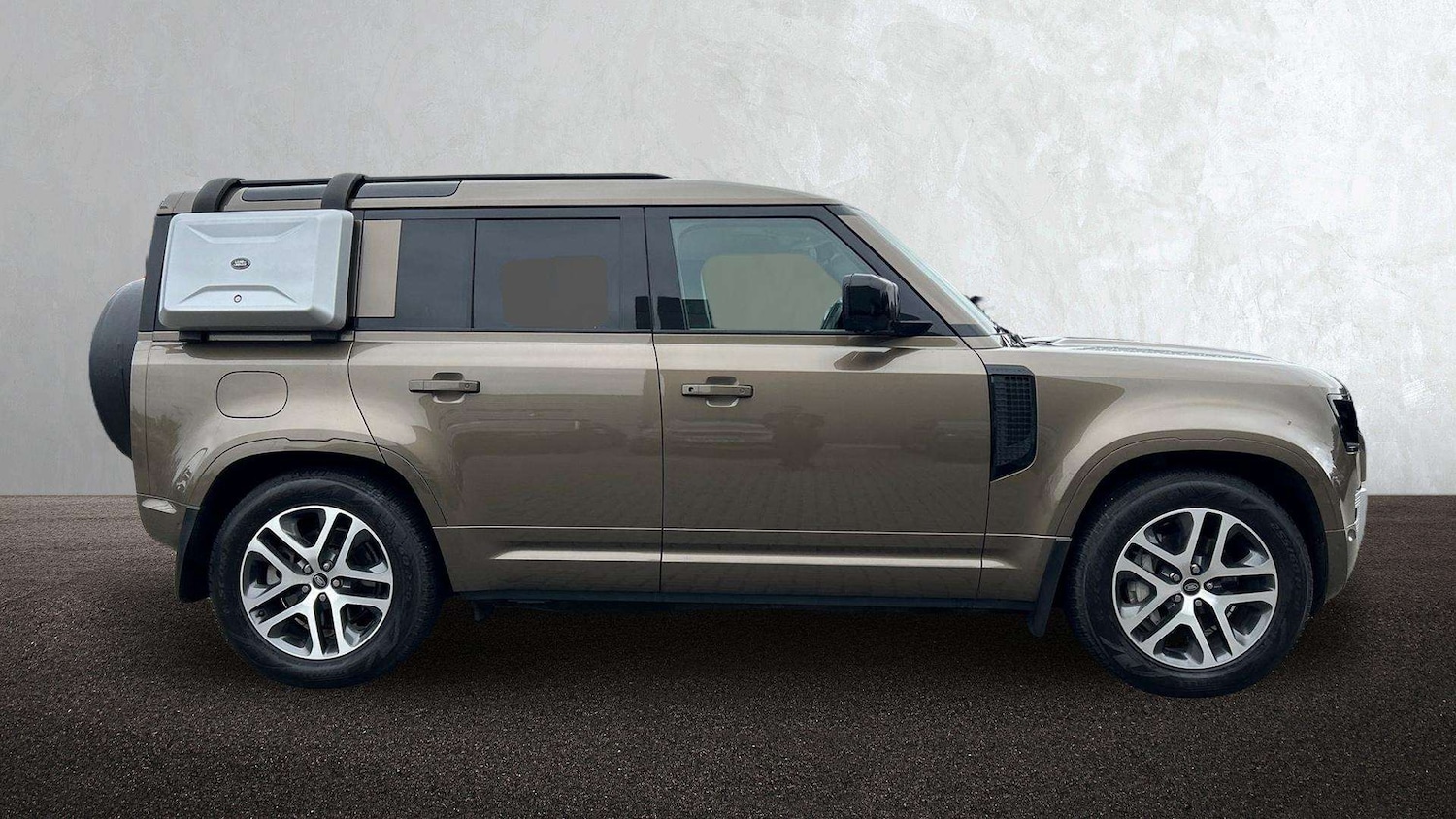 Used Land Rover Defender 2022 for sale - 76460350: Photo 5