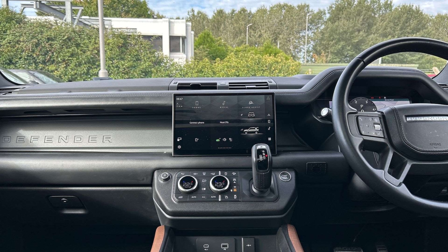 Used Land Rover Defender 2023 for sale - 76460283: Photo 14