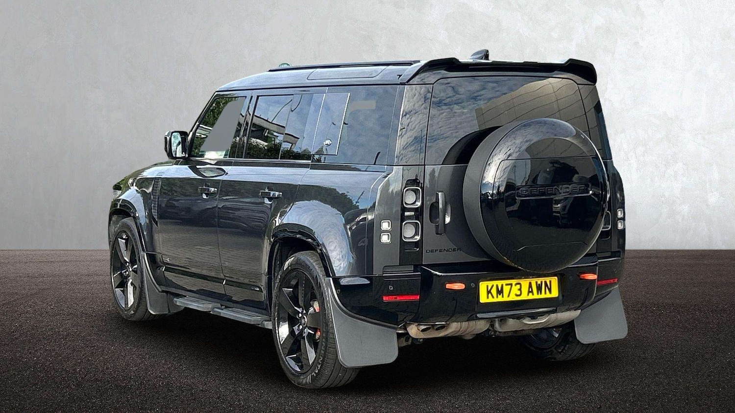 Used Land Rover Defender 2023 for sale - 76460283: Photo 2