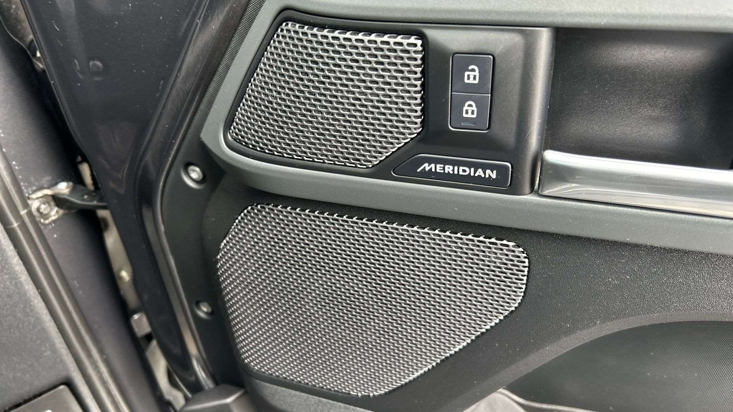 Used Land Rover Defender 2023 for sale - 76460283: Photo 24