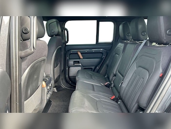 Used Land Rover Defender 2023 for sale - 76460283: Photo