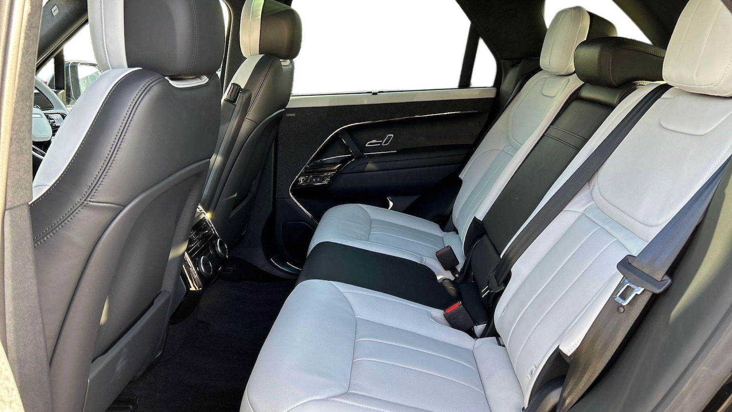 Used Land Rover Range Rover Sport 2025 for sale - 76460402: Photo 4