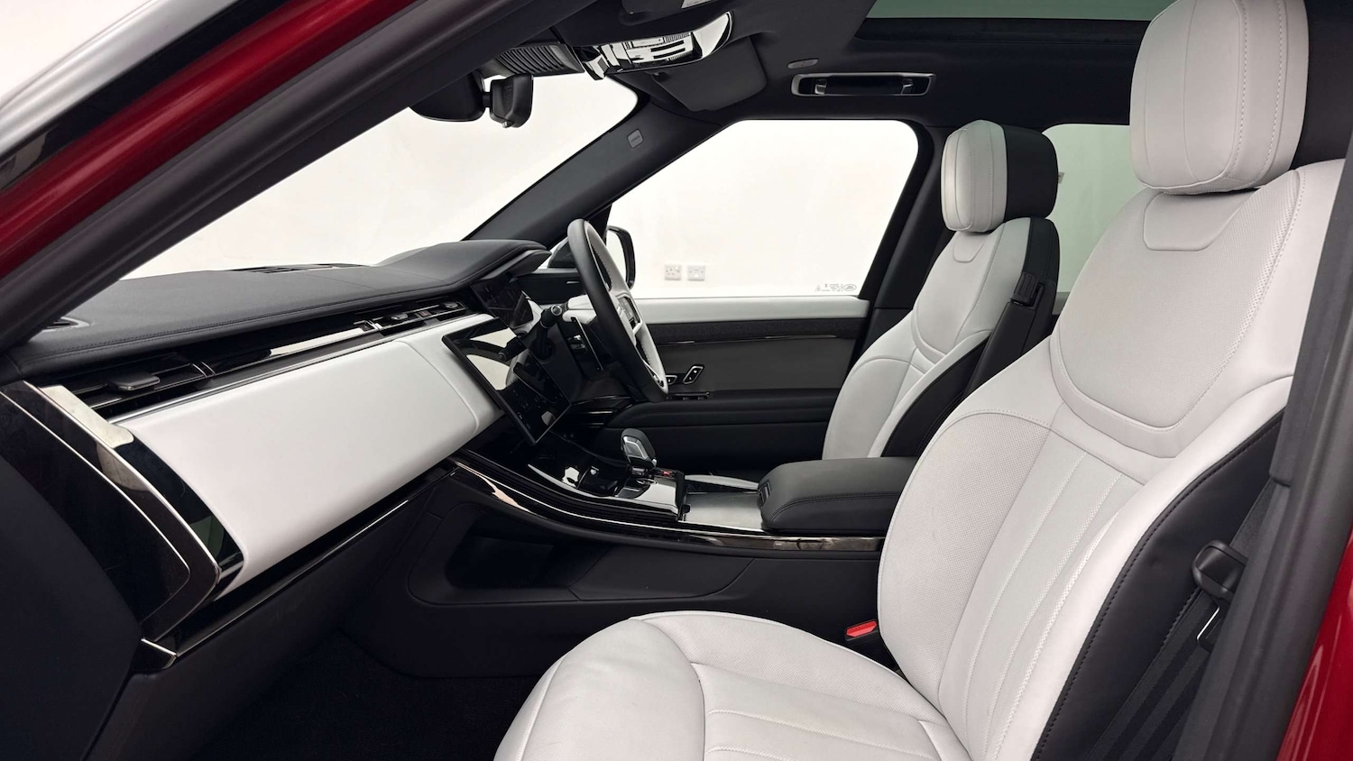 Used Land Rover Range Rover Sport 2024 for sale - 78024494: Photo 3