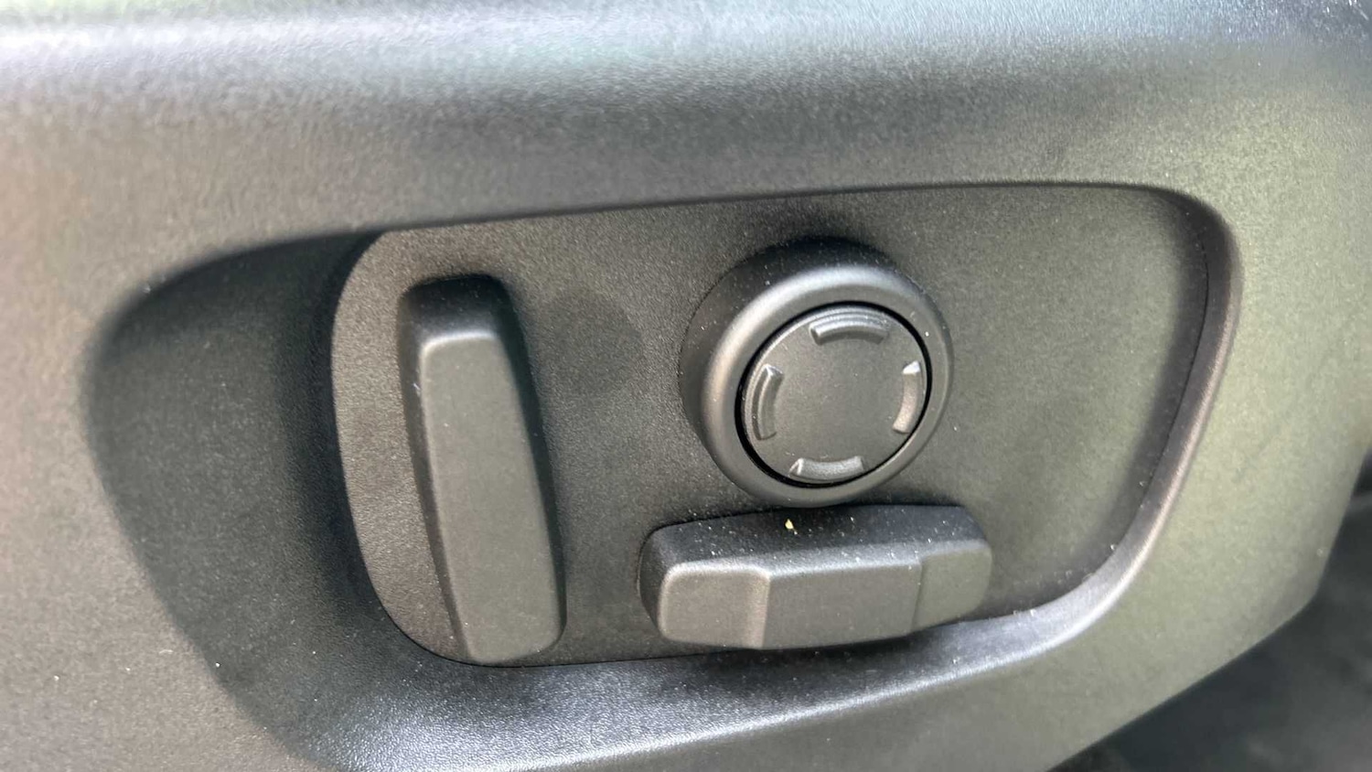 Used Land Rover Discovery Sport 2025 for sale - 76460125: Photo 31