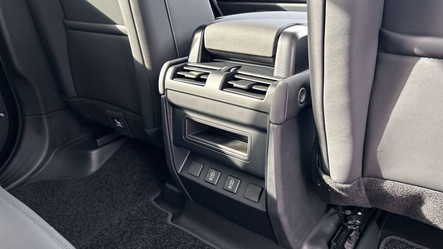 Used Land Rover Defender 2025 for sale - 77577247: Photo 18