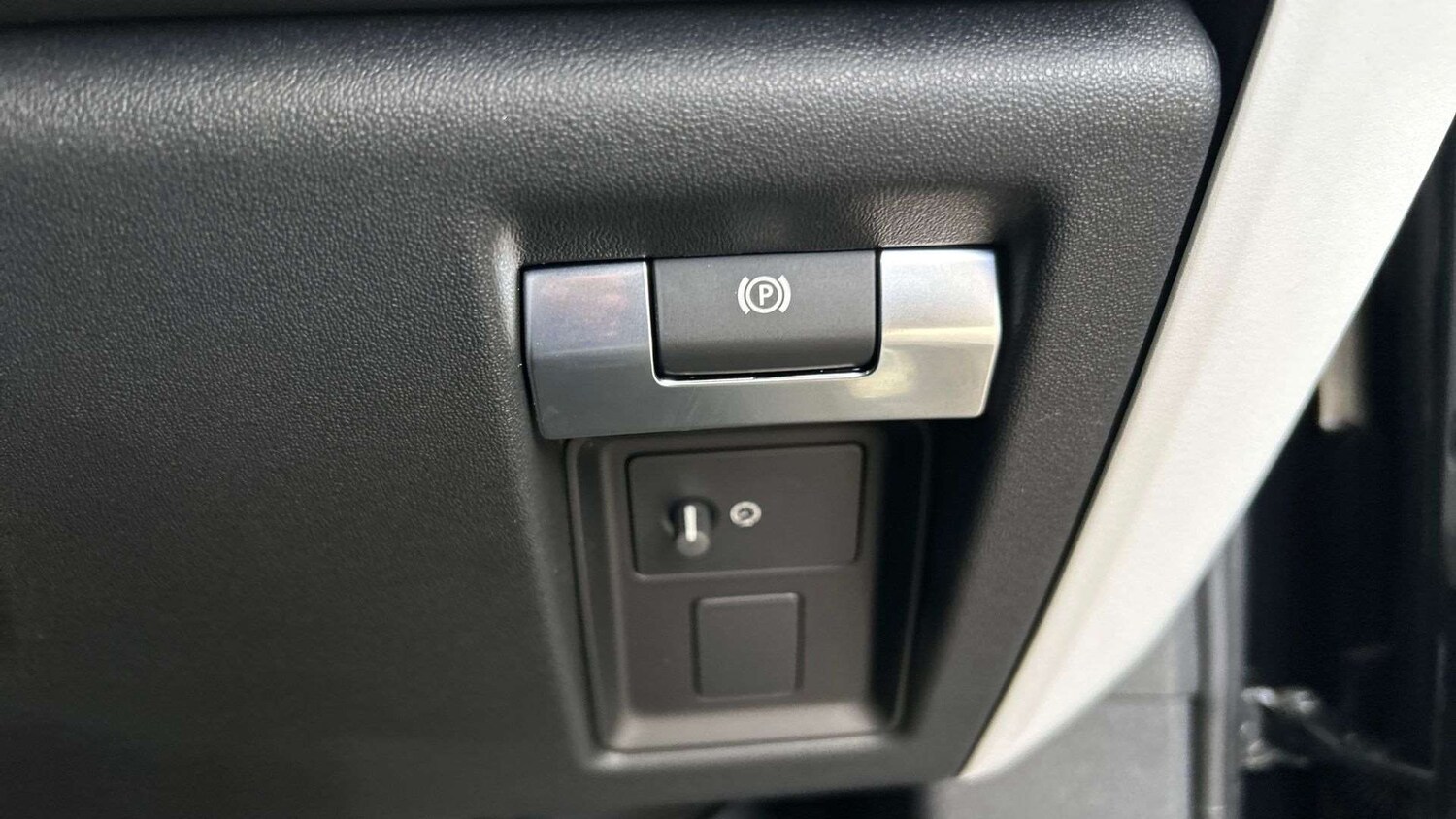 Used Land Rover Defender 2025 for sale - 77577247: Photo 33