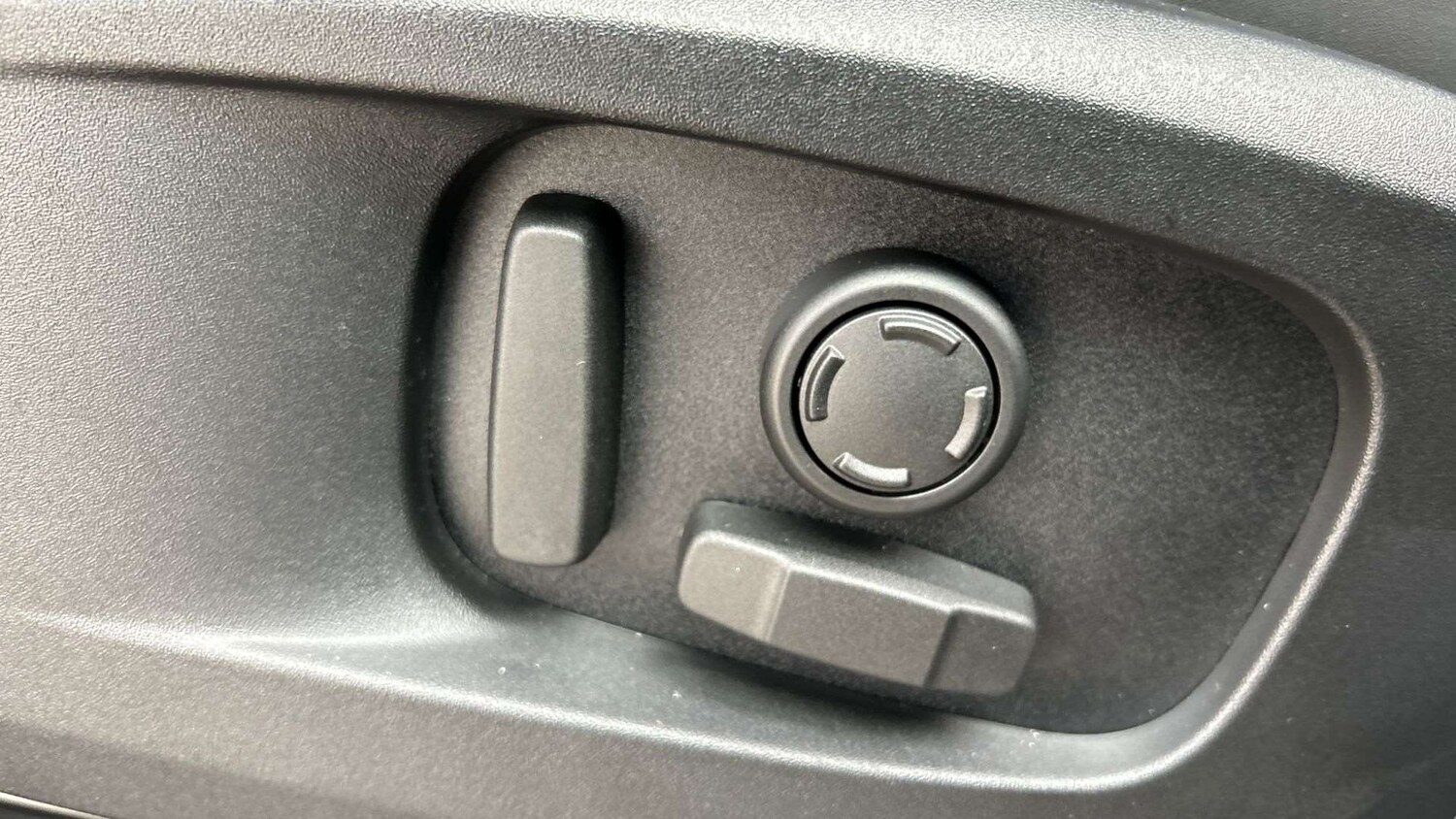 Used Land Rover Defender 2025 for sale - 77577247: Photo 34