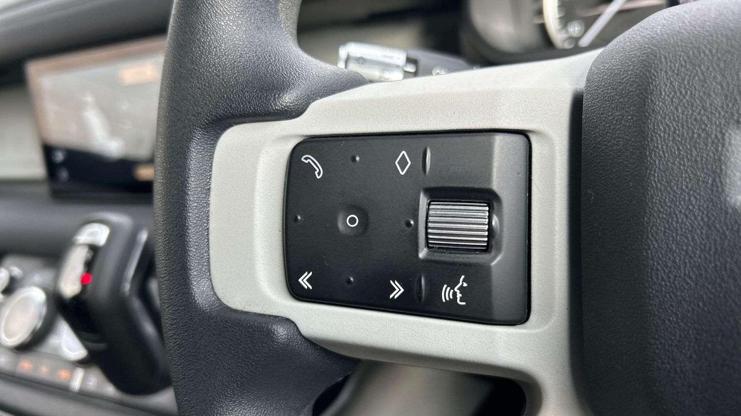 Used Land Rover Defender 2021 for sale - 76459843: Photo 35