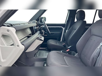 Used Land Rover Defender 2021 for sale - 76459843: Photo