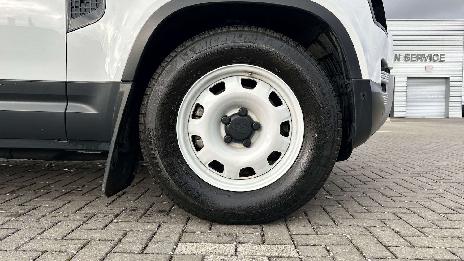 Used Land Rover Defender 2021 for sale - 76459843: Photo 8