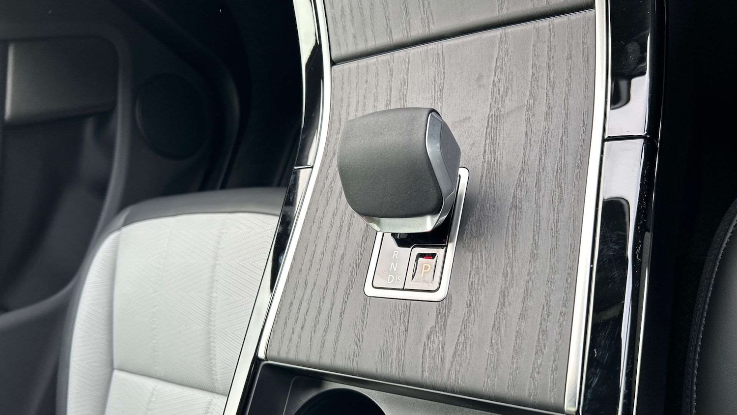 Used Land Rover Range Rover Evoque 2025 for sale - 77577460: Photo 13