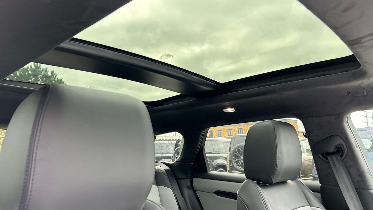 Used Land Rover Range Rover Evoque 2025 for sale - 77577460: Photo 21