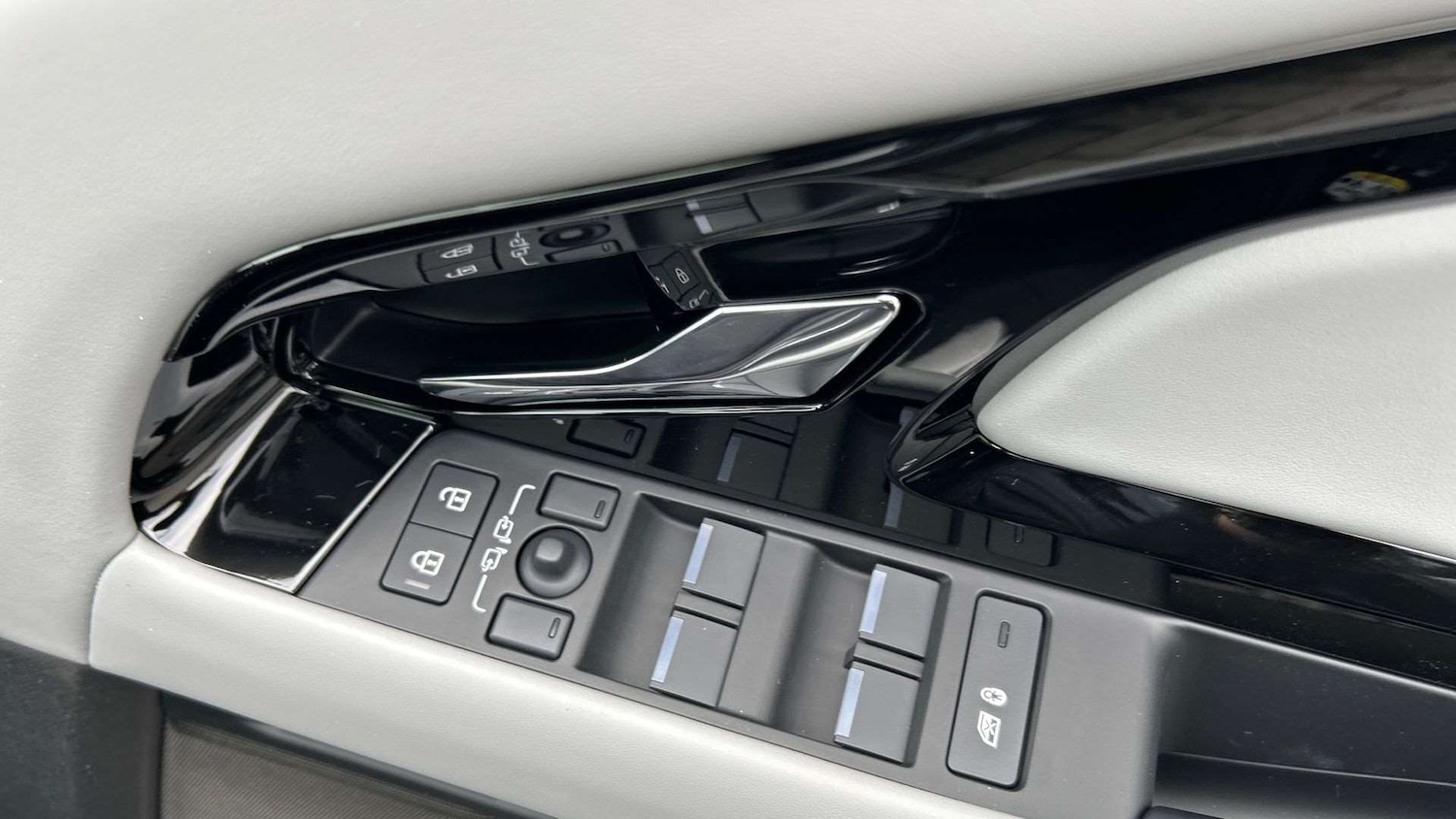 Used Land Rover Range Rover Evoque 2025 for sale - 77577460: Photo 25