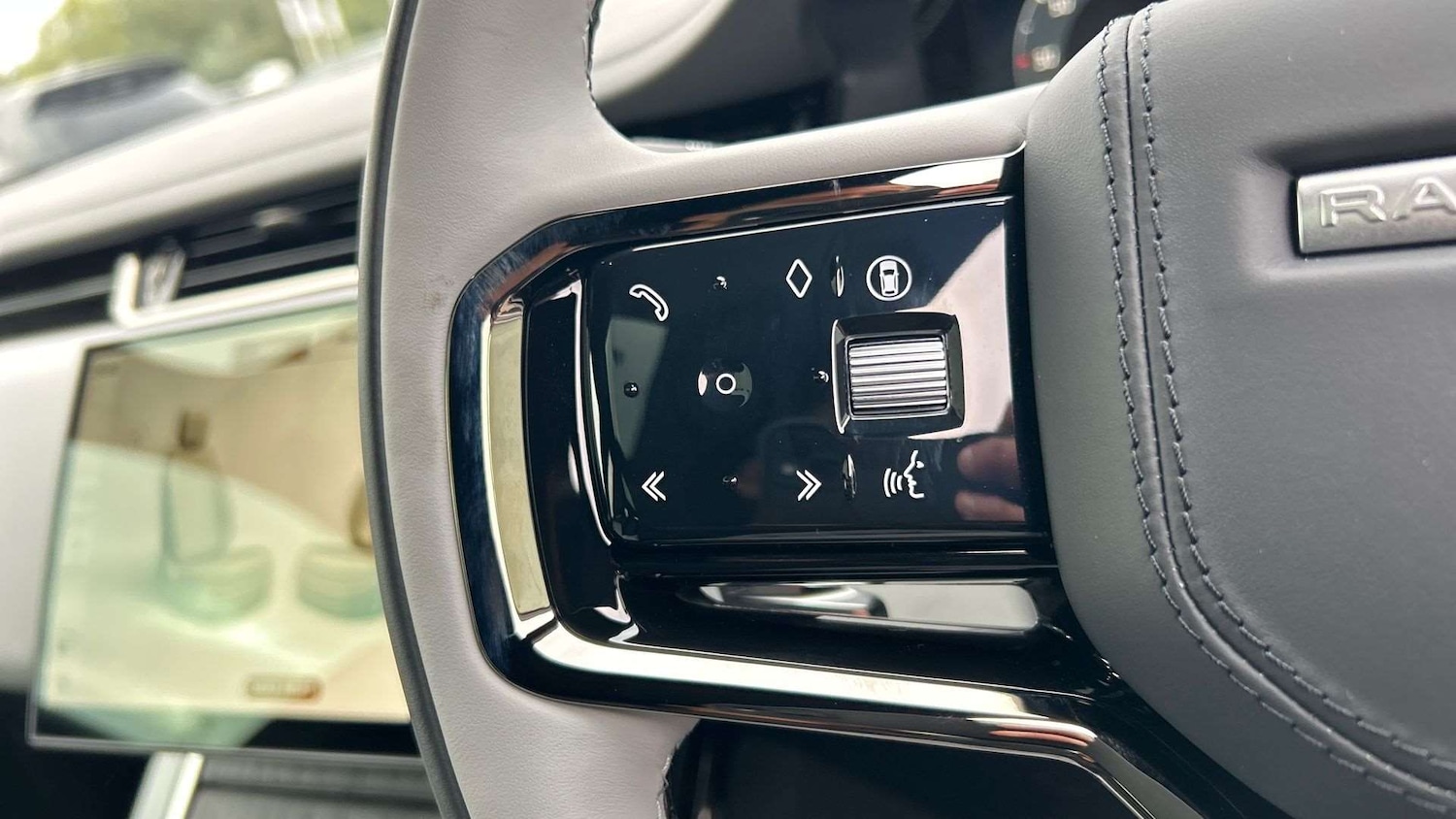 Used Land Rover Range Rover Evoque 2025 for sale - 77577460: Photo 35
