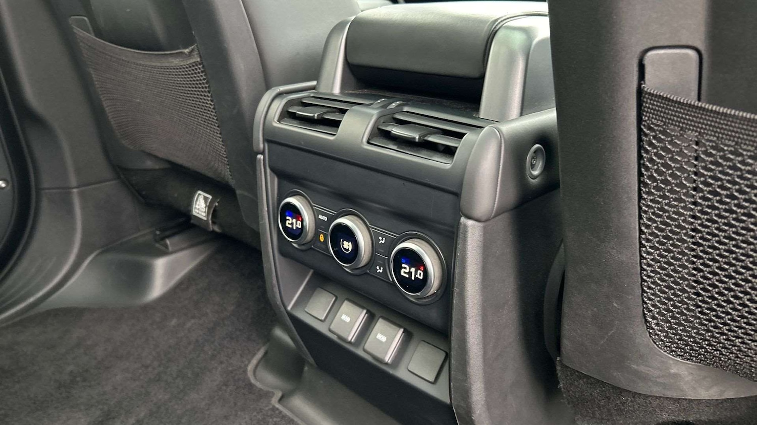 Used Land Rover Defender 2023 for sale - 76460518: Photo 18