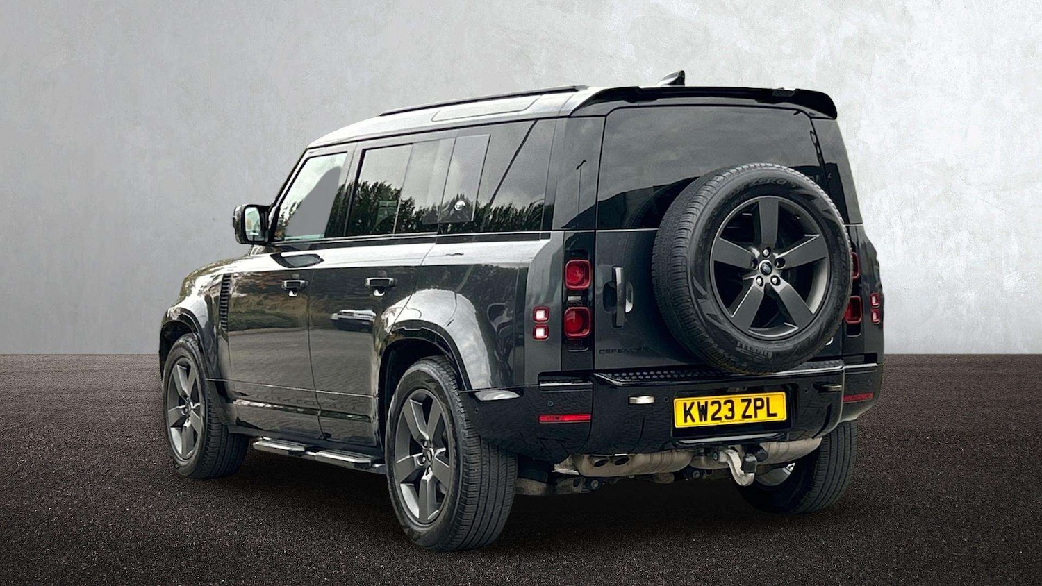 Used Land Rover Defender 2023 for sale - 76460518: Photo 2
