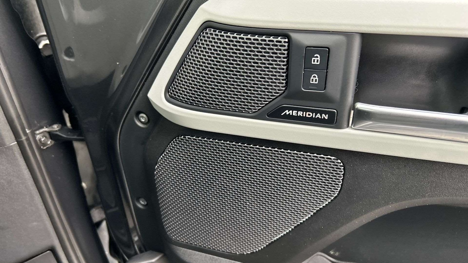 Used Land Rover Defender 2023 for sale - 76460518: Photo 24