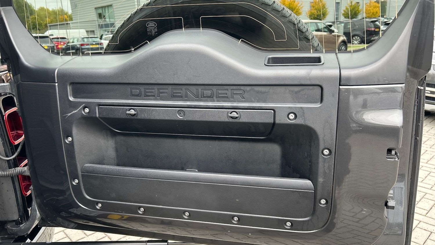 Used Land Rover Defender 2023 for sale - 76460518: Photo 27