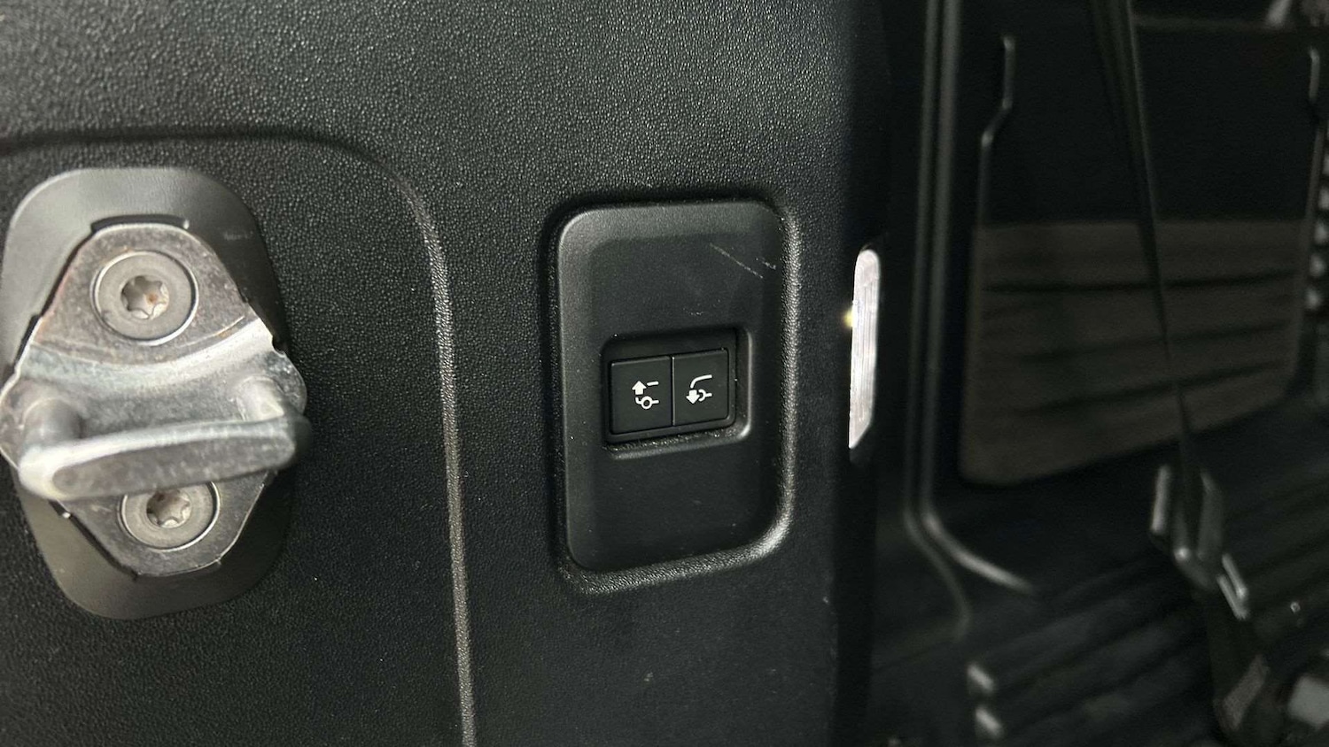 Used Land Rover Defender 2023 for sale - 76460518: Photo 32