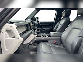 Used Land Rover Defender 2023 for sale - 76460518: Photo