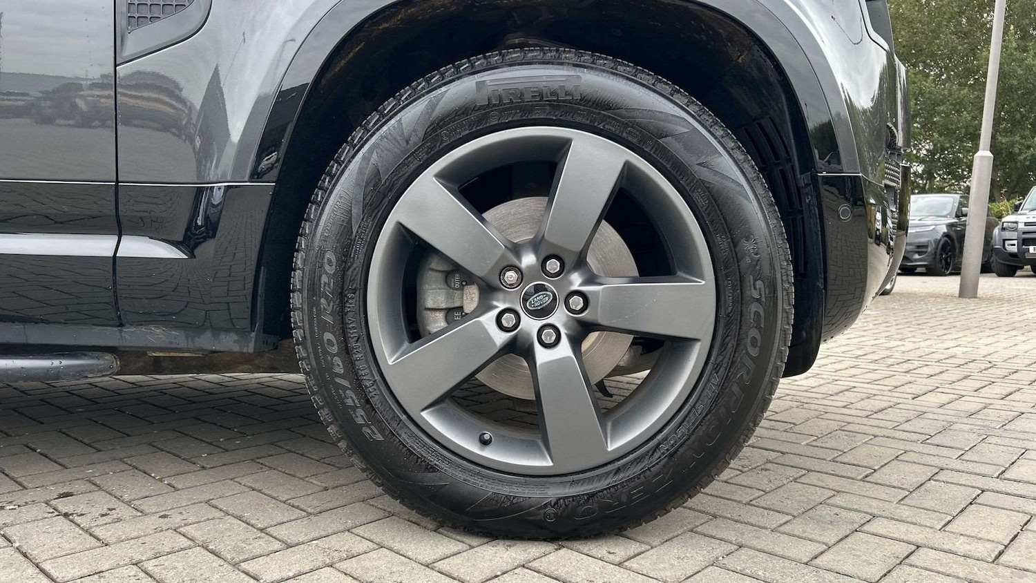 Used Land Rover Defender 2023 for sale - 76460518: Photo 8