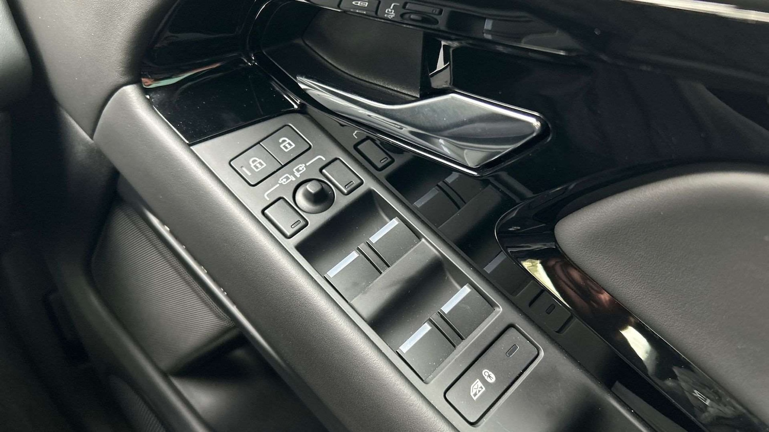 Used Land Rover Range Rover Evoque 2023 for sale - 77741063: Photo 25