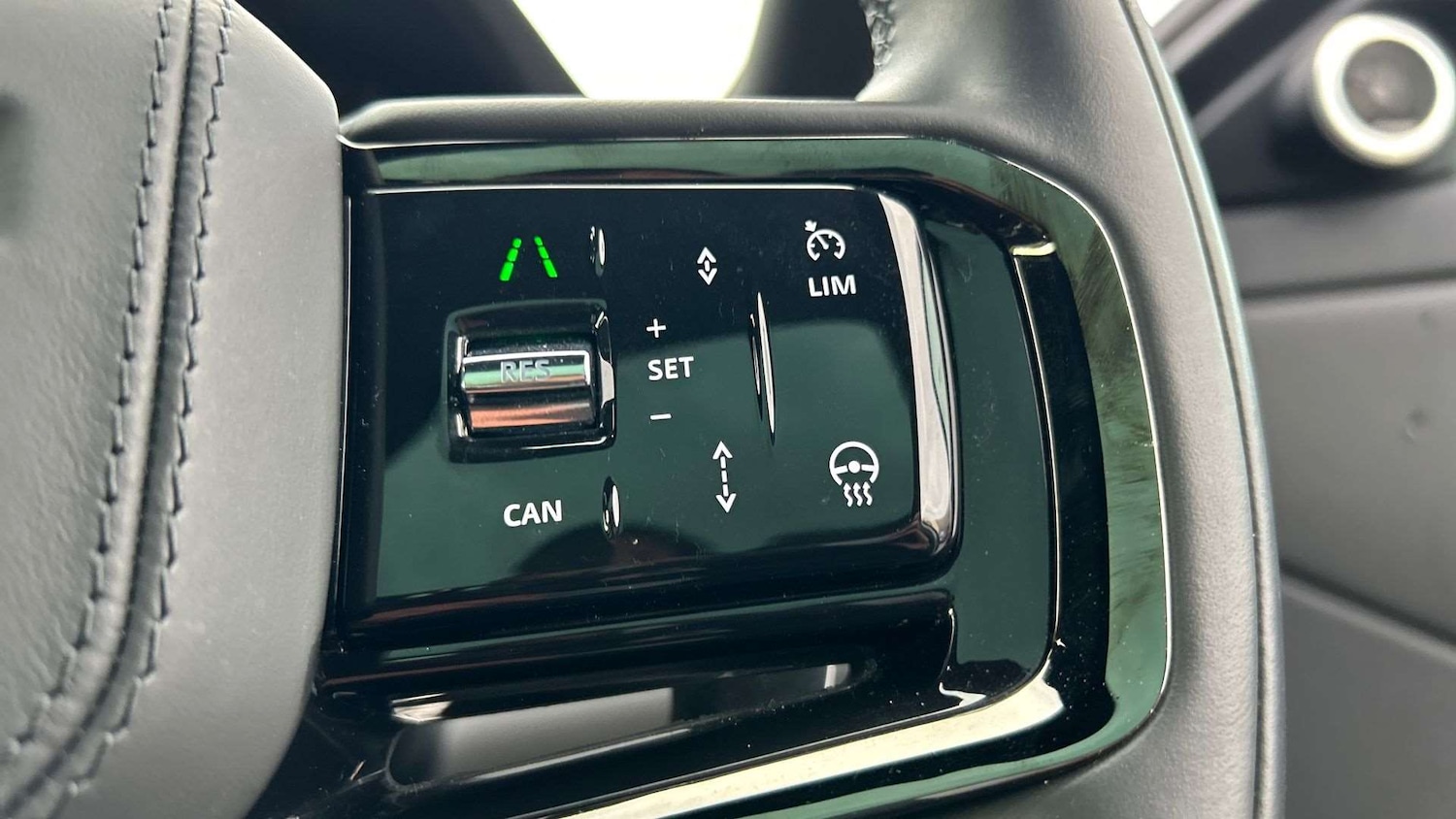 Used Land Rover Range Rover Evoque 2023 for sale - 77741063: Photo 32