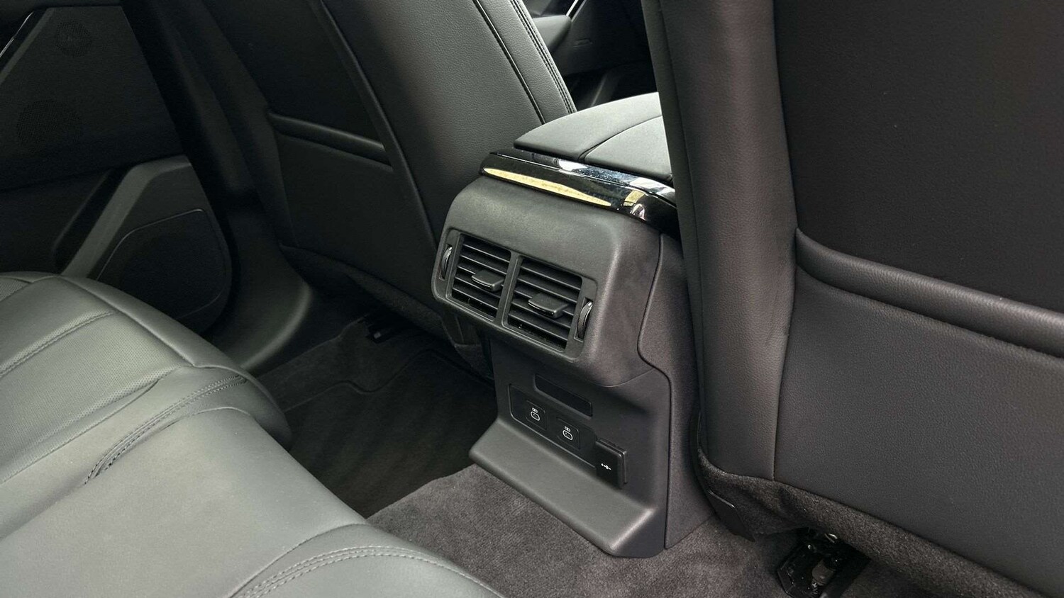 Used Land Rover Range Rover Velar 2024 for sale - 77913721: Photo 18