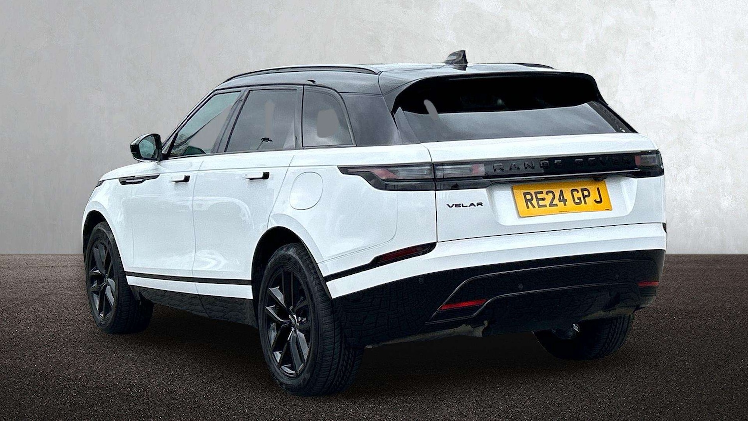 Used Land Rover Range Rover Velar 2024 for sale - 77913721: Photo 2