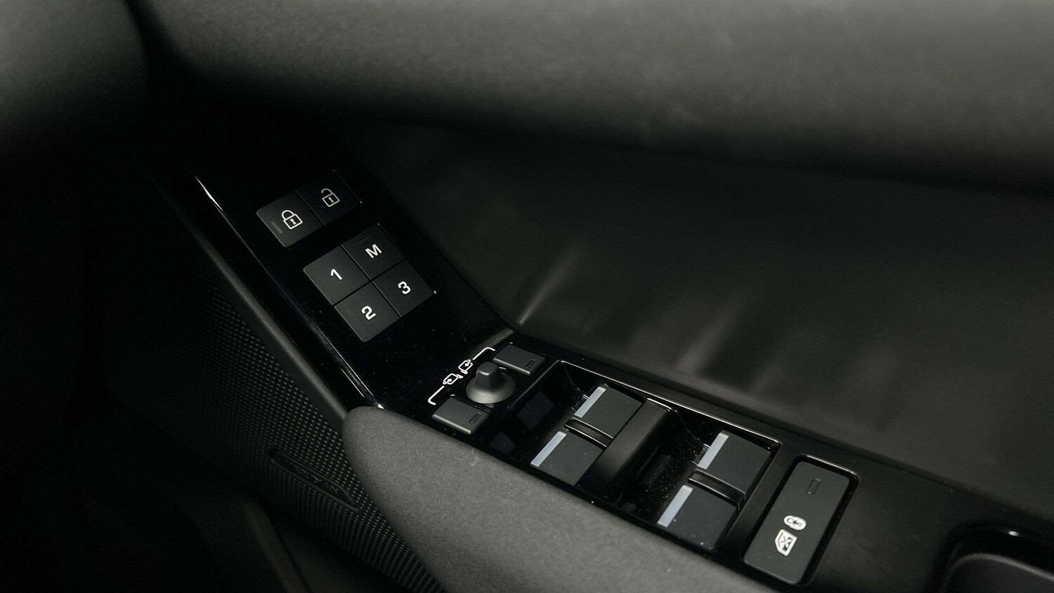 Used Land Rover Range Rover Velar 2024 for sale - 77913721: Photo 25