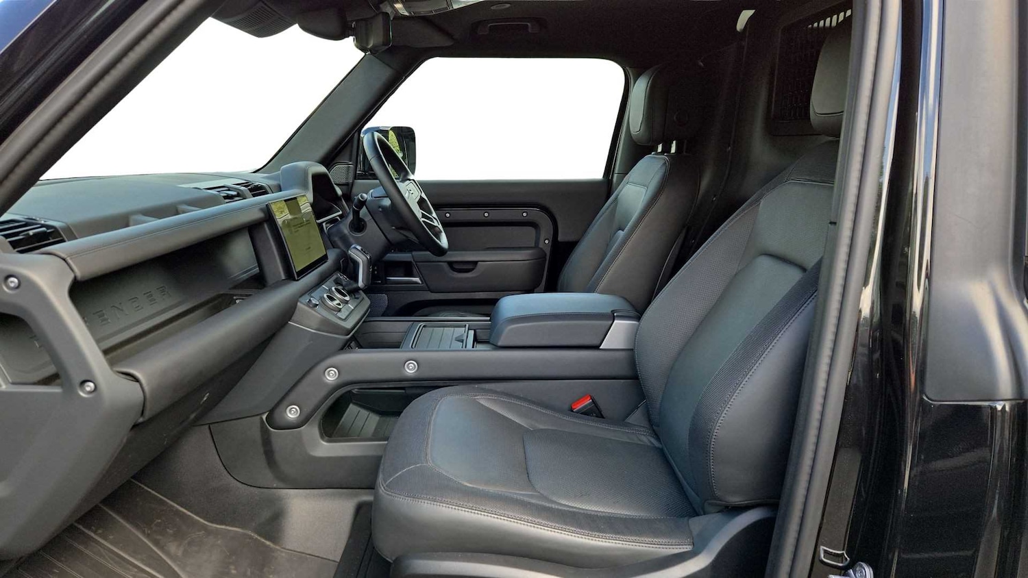 Used Land Rover Defender 2024 for sale - 76460076: Photo 2